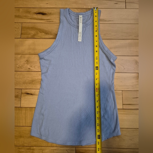 Lululemon women's size 6 light blue tank top - Picture 4 of 5
